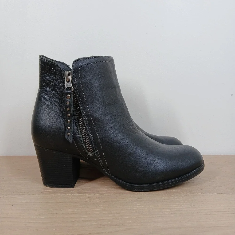 Skechers Ankle Boots Womens 7 Black Leather Studded Zip Block Heel Moto Western